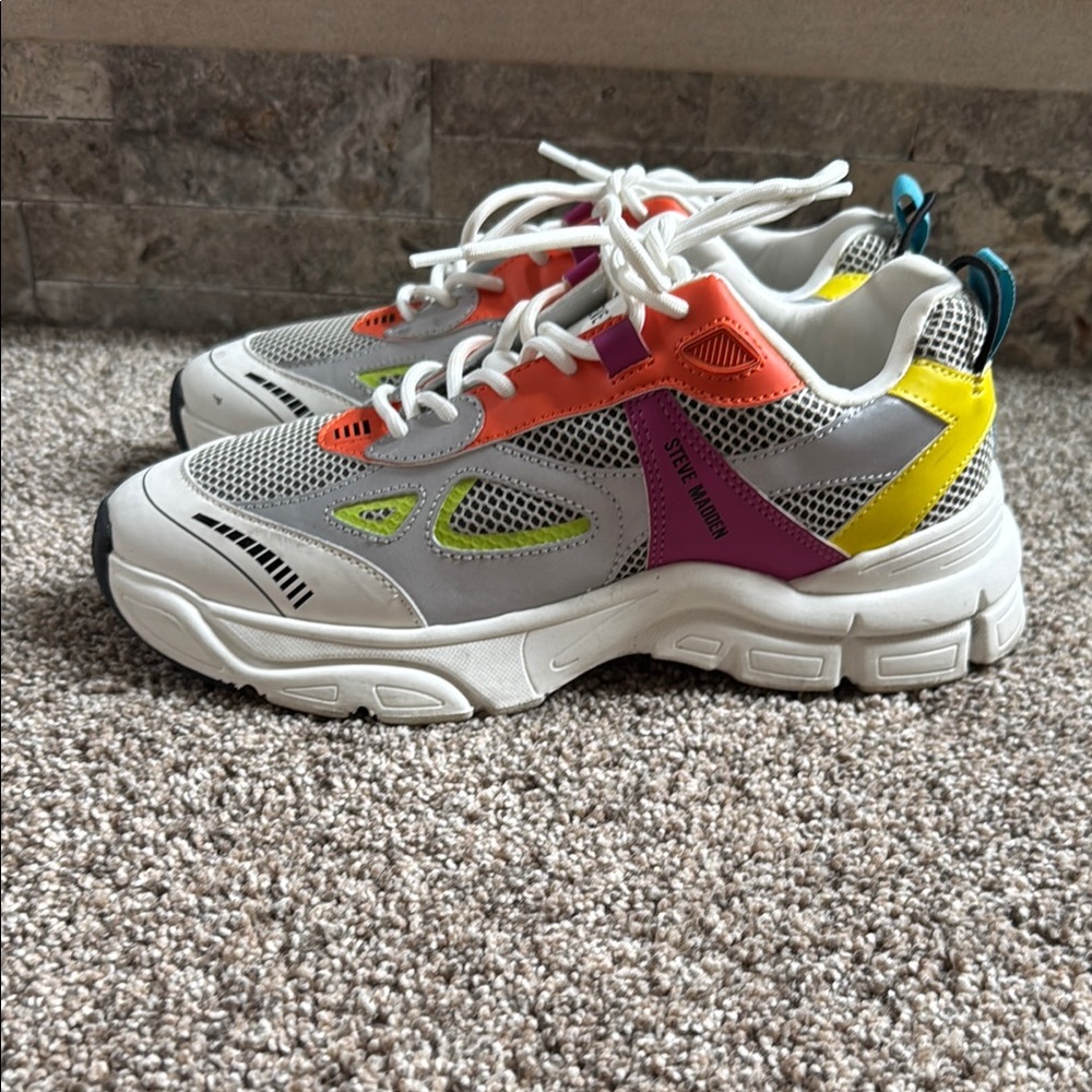 Steve Madden Womens Size 11 Vibrant Multicolor Sneakers